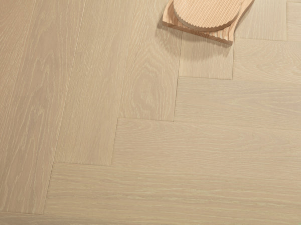 Vidar Engineered Hardwood Herringbone Wheat Berry Select 5